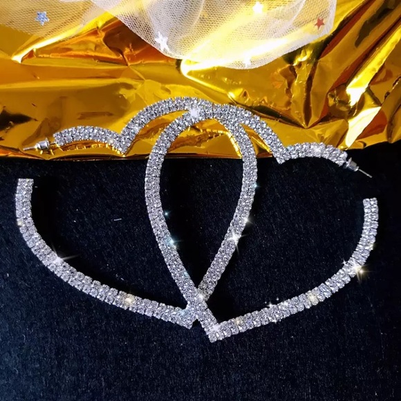 Jewelry - 🌟 Silver Tone Oversized Heart Earrings